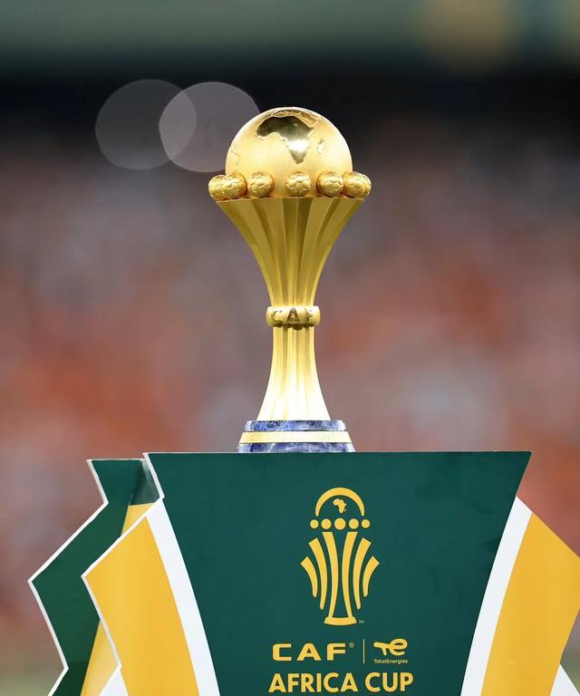 穆罕默德·萨拉赫可能转会至美国MLS，与梅西讨论可能性，但利物浦合同至2027年，交易尚未确定。（萨拉赫或转投MLS，与梅西商讨可能性；但其与利物浦合同至2027，交易仍未敲定）