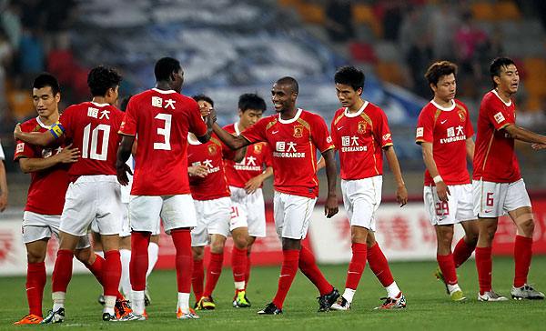 皇马客战阿拉维斯大名单：仅有5名后卫，其中包含两名二队后卫（皇马客场战阿拉维斯名单：后卫仅5人，其中两名来自二队）