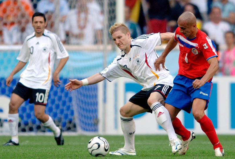 罗哥最后一次戴帽是对阵热刺，没想之后热刺就成了曼联的苦主（罗哥上次帽子戏法献给热刺，此后热刺却成了曼联克星）