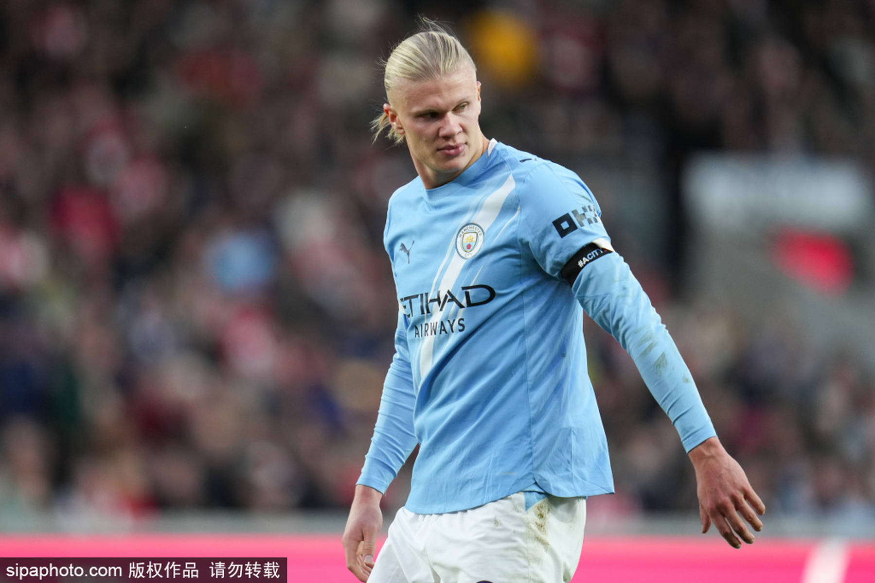 他一上场球队气质直接变了（他登场瞬间，球队气质焕然一新）