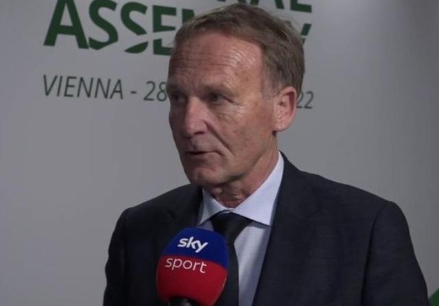 半场战报：米兰0-0拉齐奥，迈尼昂献神扑，红黑军团0射正（半场速递：米兰0-0拉齐奥，迈尼昂神扑救险，红黑军团上半场0射正）