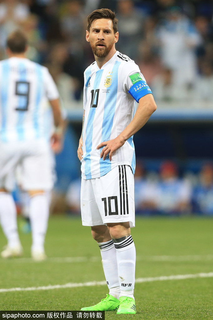 杰伦·约翰逊连续3场三双，赛季5次三双均创老鹰队史纪录（杰伦·约翰逊三连三双，本季第5次三双再刷新老鹰队史纪录）