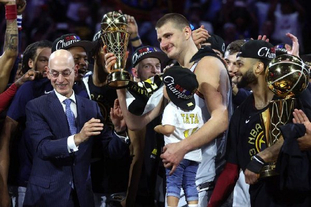 球队战术调整取得明显效果（球队战术调整成效显著）