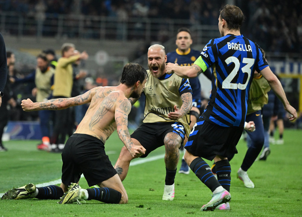 克罗斯评选历史最佳阵容：诺伊尔门将，马塞洛、拉姆...（克罗斯评出史上最佳阵容：门将诺伊尔，后卫马塞洛、拉姆...）