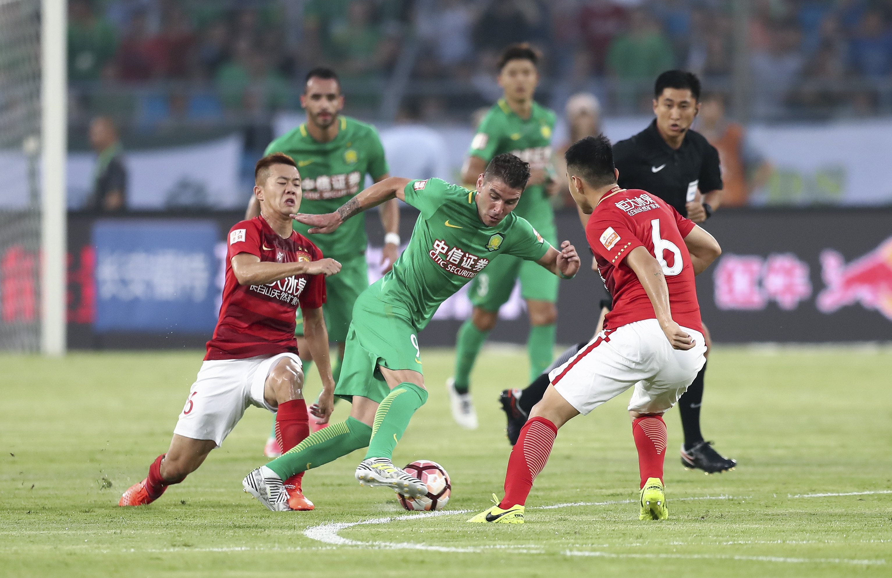 塞尔塔主帅：不满球队多打一人的表现，伯纳乌取胜有运气成分（塞尔塔主帅：多打一人仍踢得不理想，伯纳乌赢球带点运气）